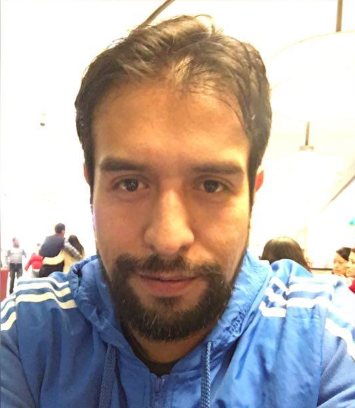 <em>Roberto T.</em>